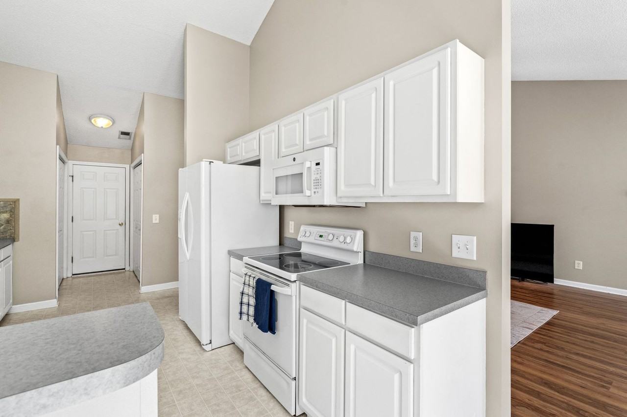 4681 Southgate Pkwy - Photo 4 of 25