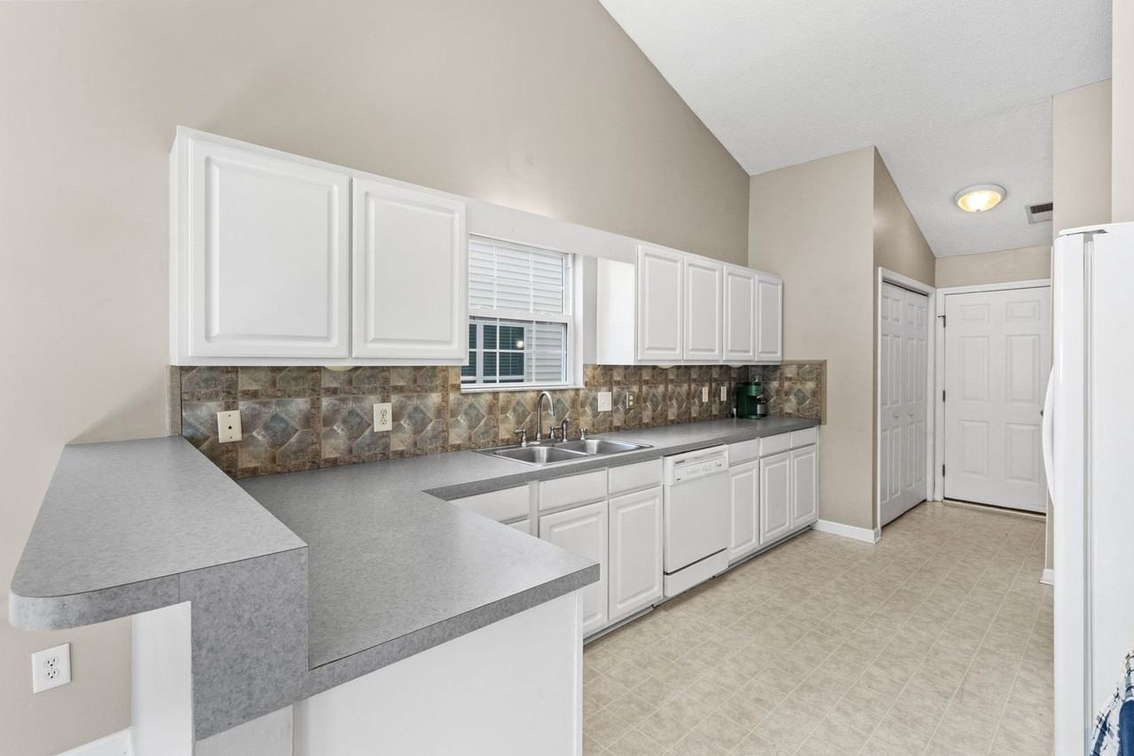 4681 Southgate Pkwy - Photo 5 of 25