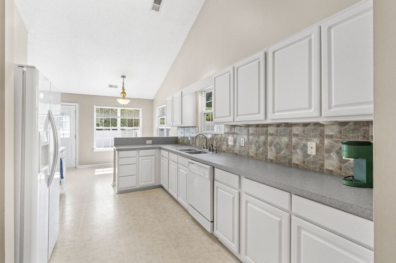 4681 Southgate Pkwy - Photo 6 of 25