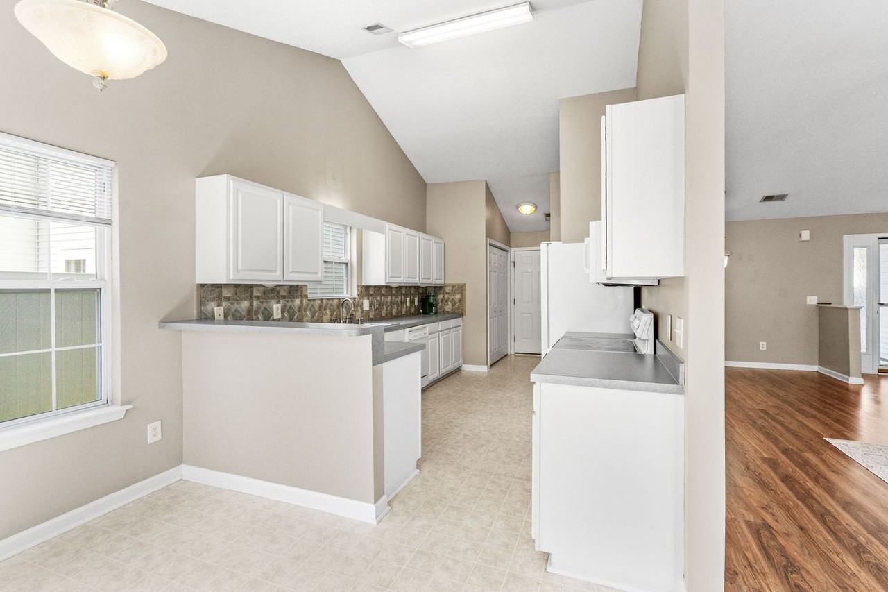 4681 Southgate Pkwy - Photo 7 of 25