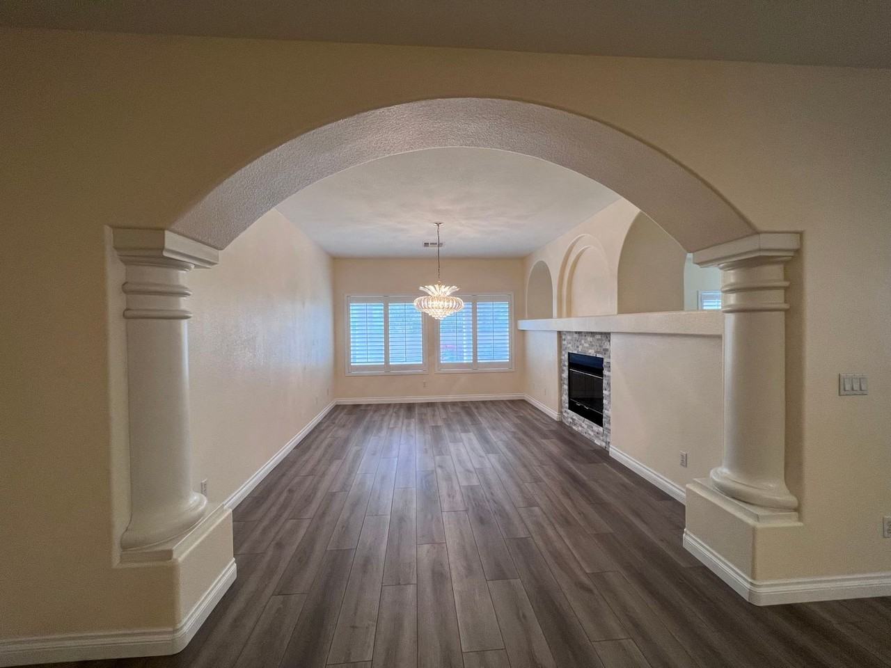 678 Kentons Run Ave - Photo 7 of 39