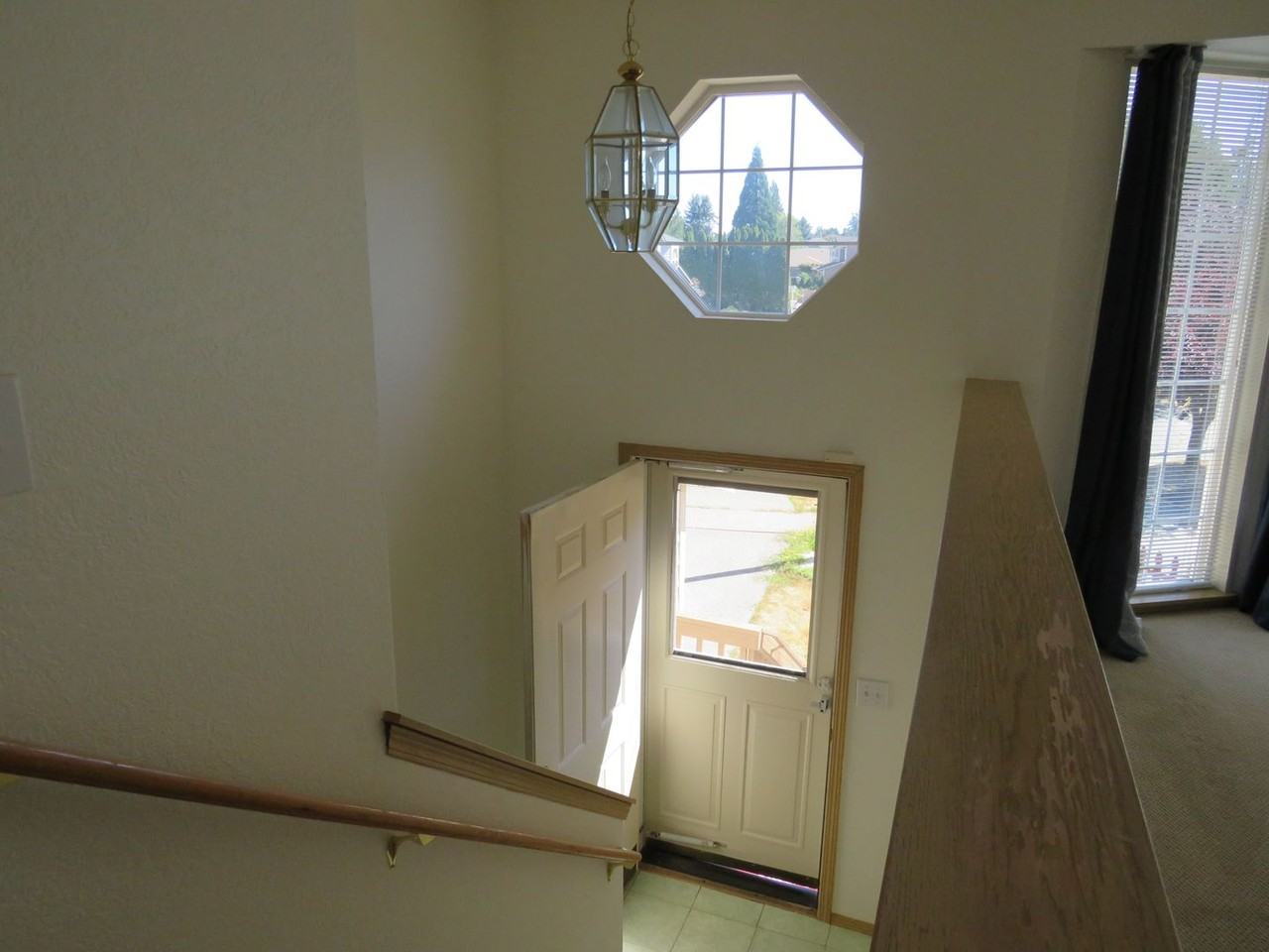 8224 50th Ave Ne - Photo 3 of 23