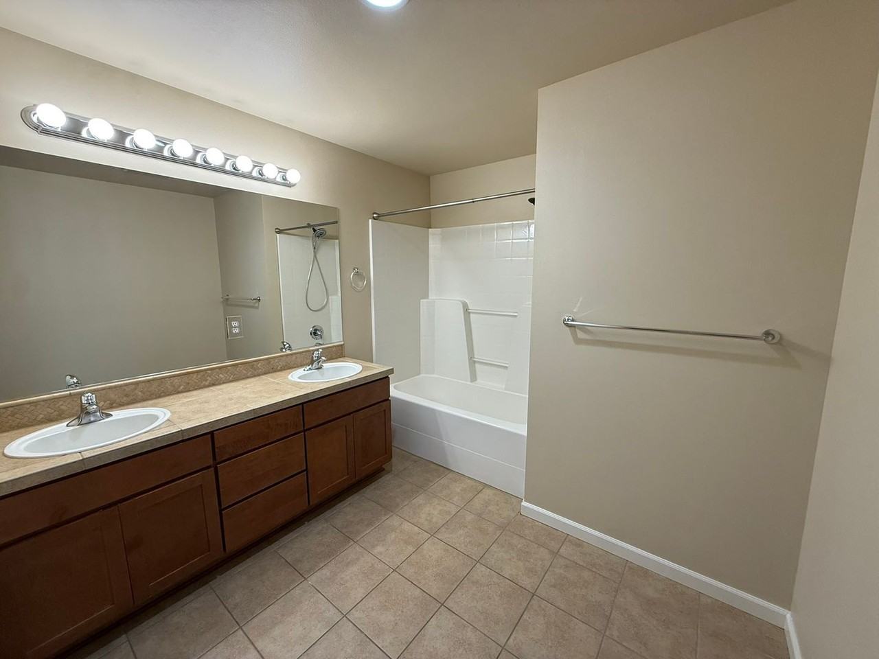 2593 22nd Ave Ne - Photo 3 of 15