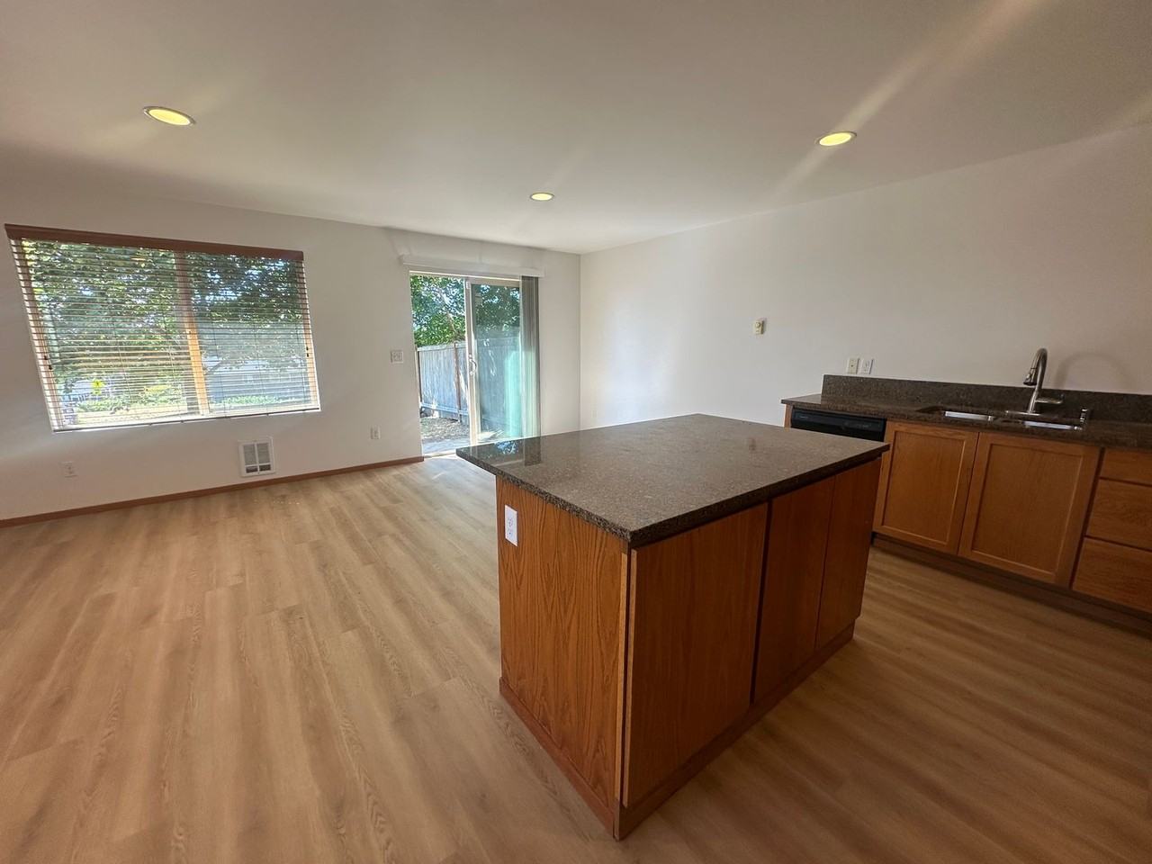 4002 82nd Ave Ne - Photo 5 of 29