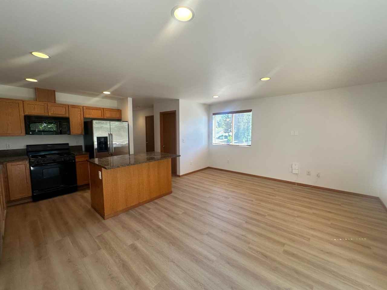 4002 82nd Ave Ne - Photo 6 of 29