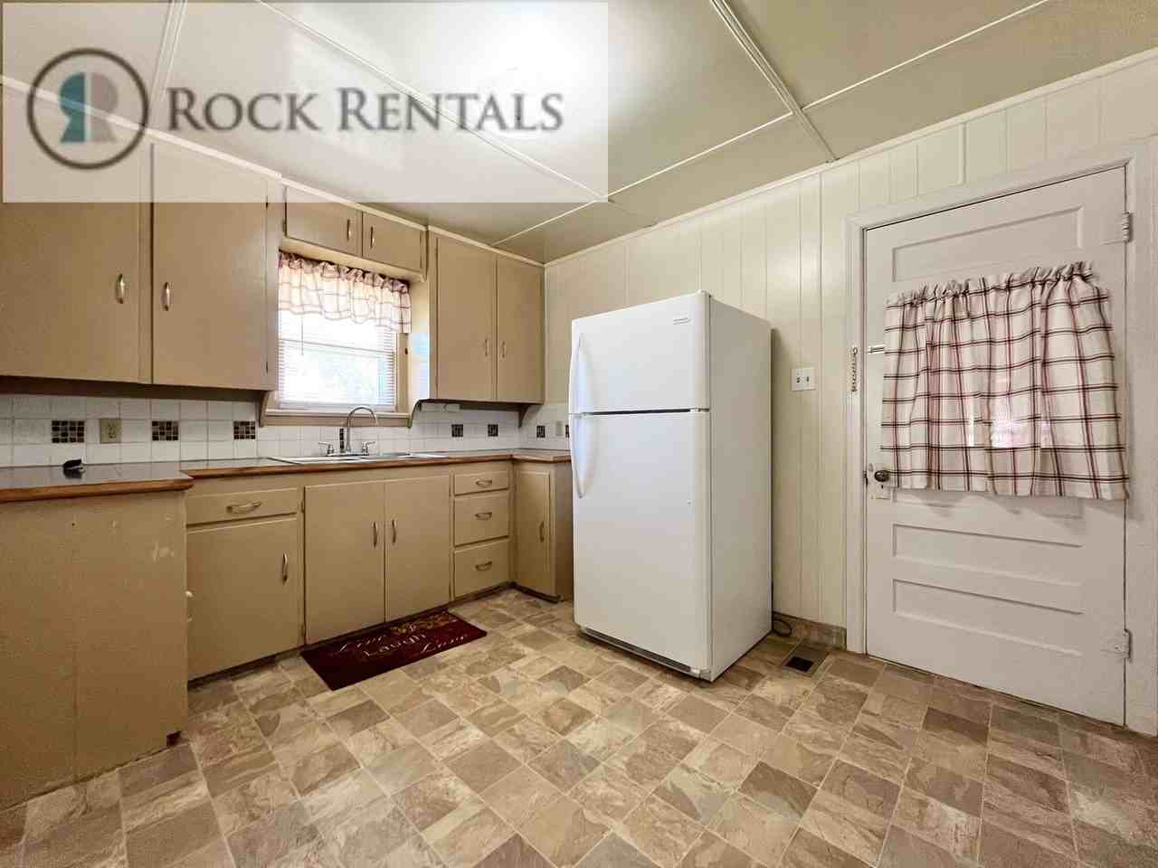705 W 18th Ave - Photo 3 of 11