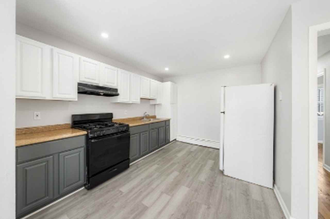 1213 Roselle St - Photo 4 of 18