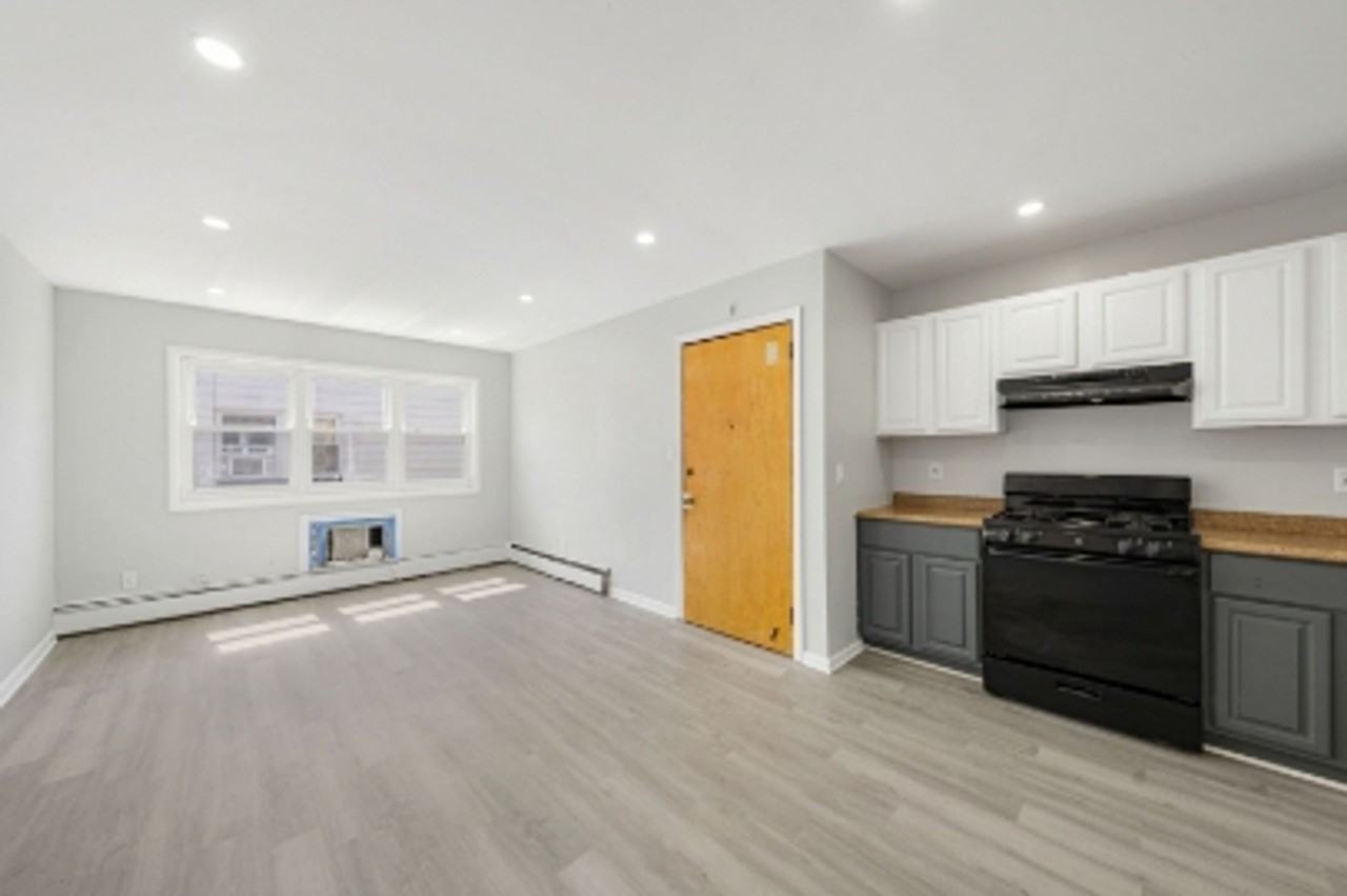 1213 Roselle St - Photo 7 of 18