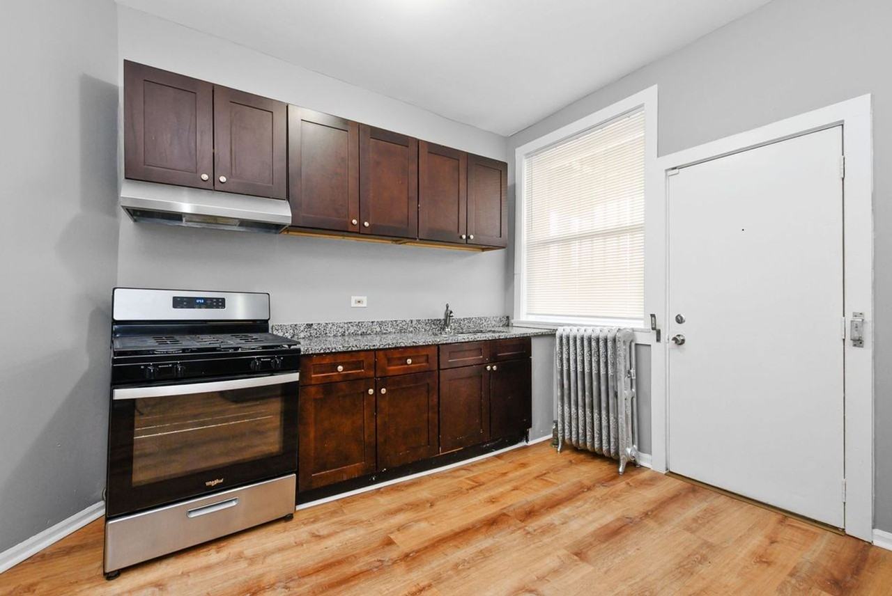 6214-26 Eberhart Avenue - Photo 6 of 16