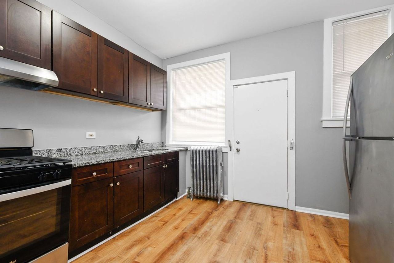 6214-26 Eberhart Avenue - Photo 7 of 16