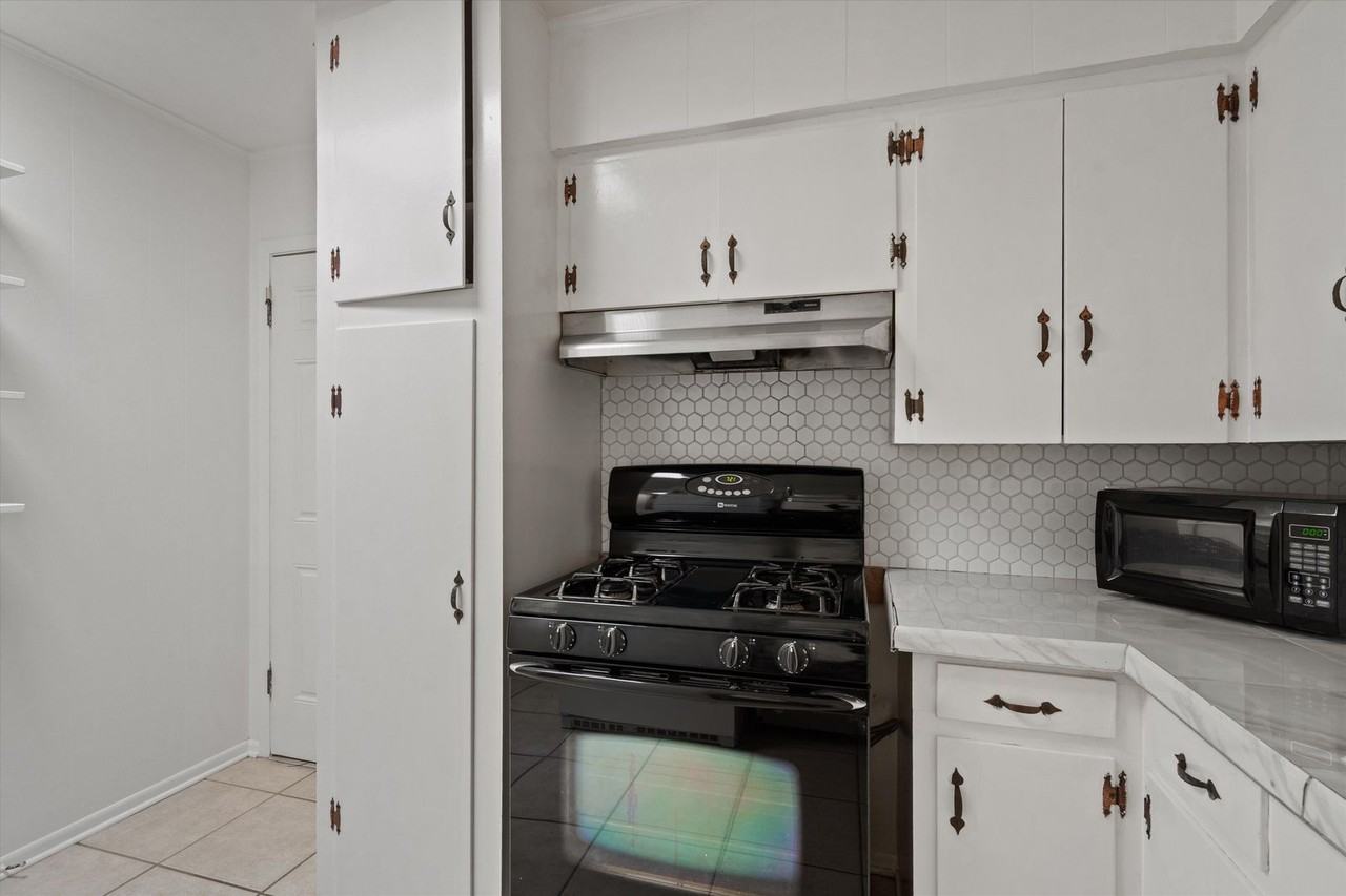 4402 Terrilance Dr - Photo 3 of 39