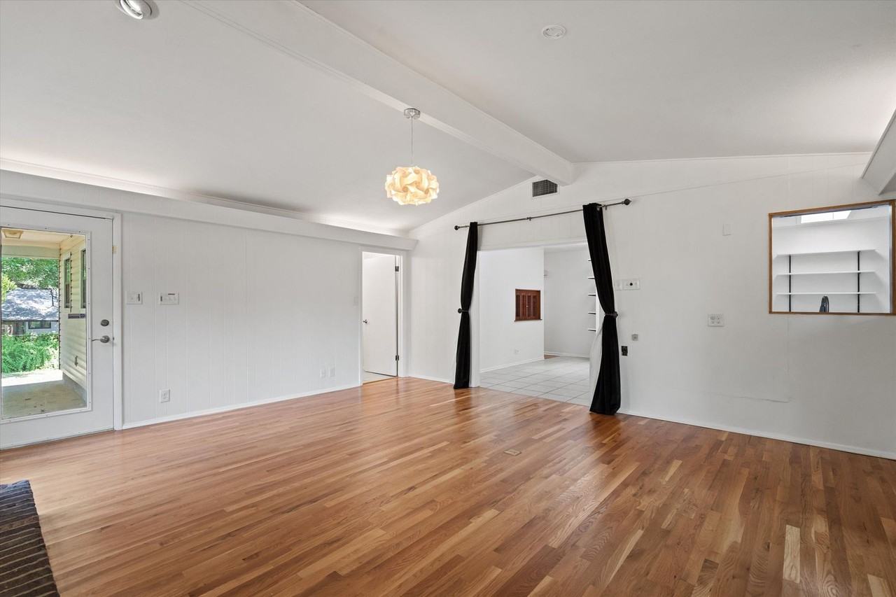 4402 Terrilance Dr - Photo 5 of 39