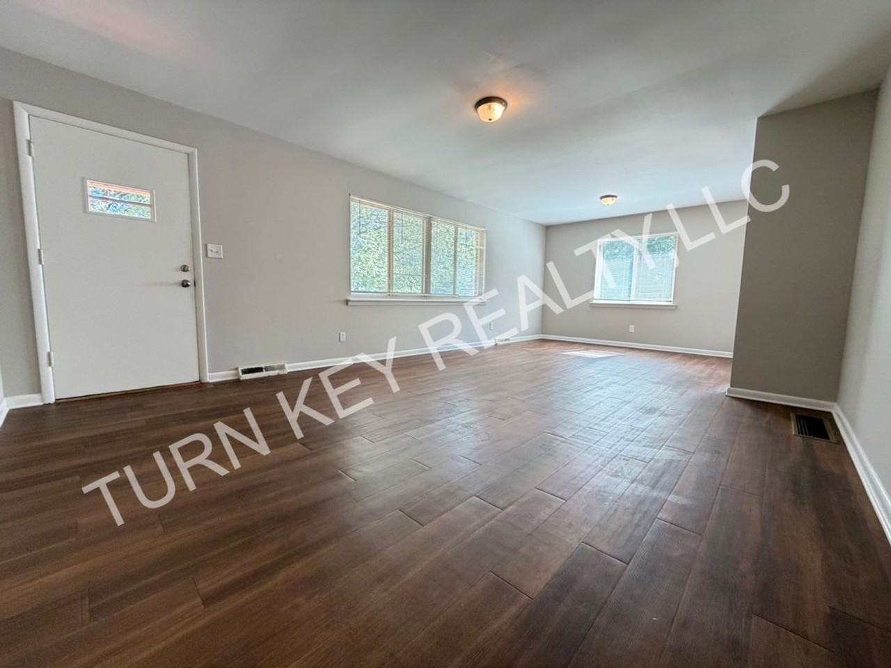 320 Park Rd - Photo 5 of 21