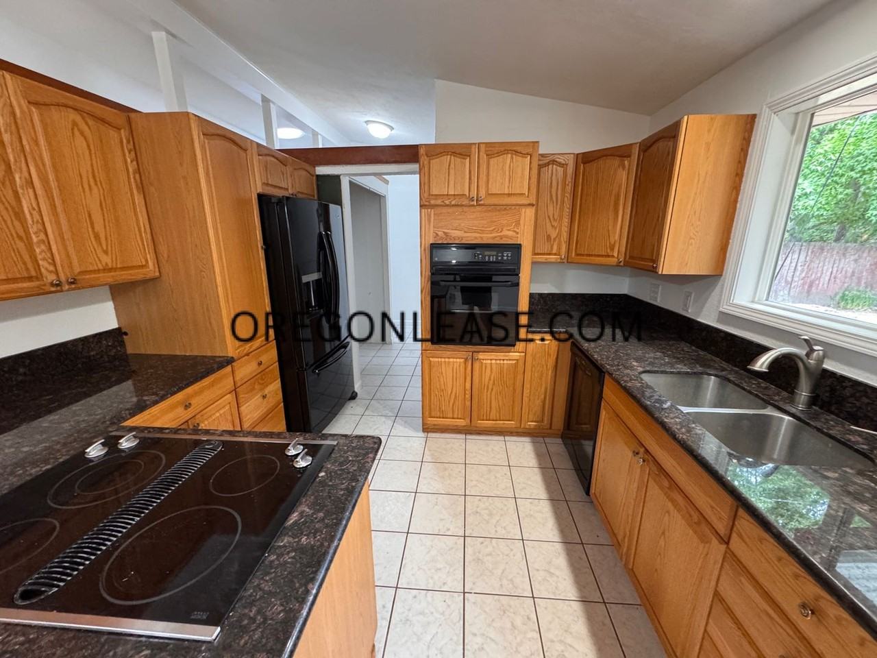 3315 University St - Photo 6 of 17