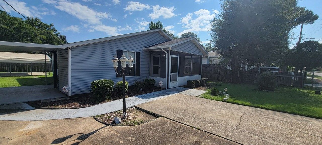 2301 W Mallory St - Photo 4 of 20