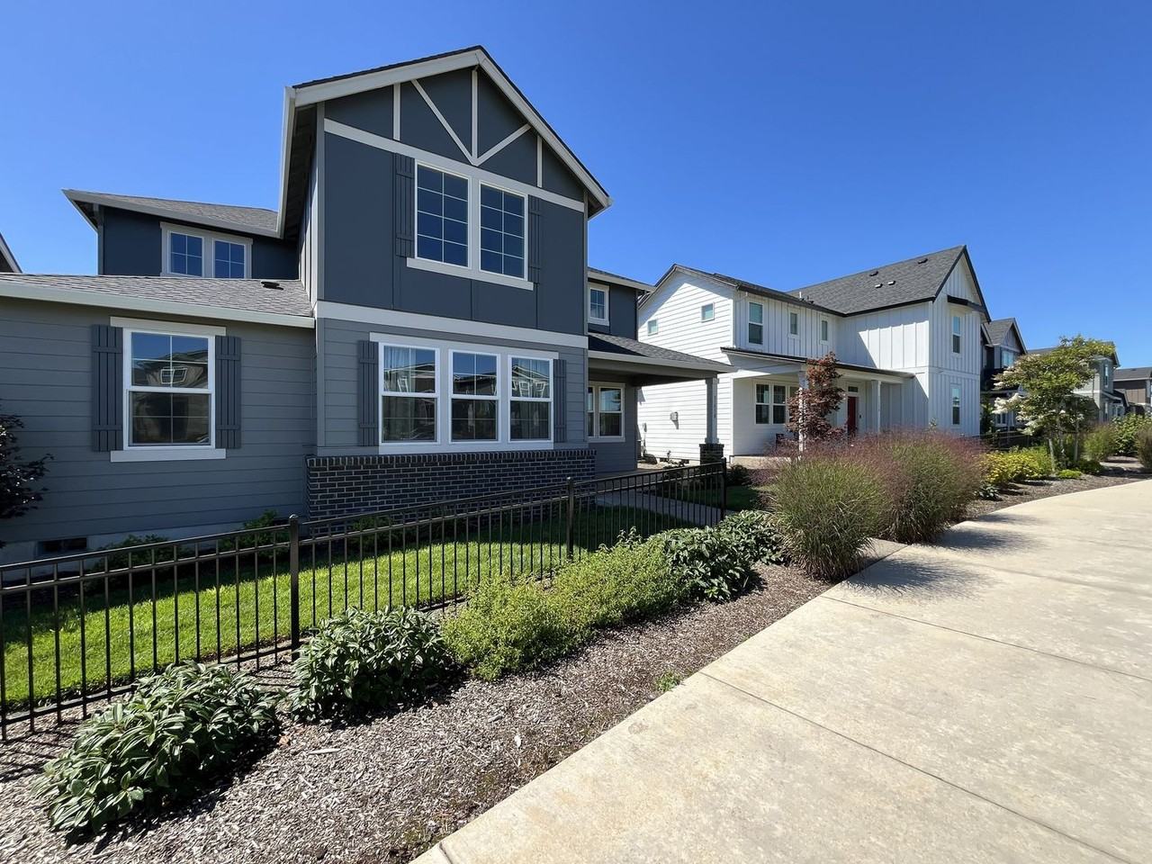 31530 Nw Yorkshire St - Photo 3 of 50