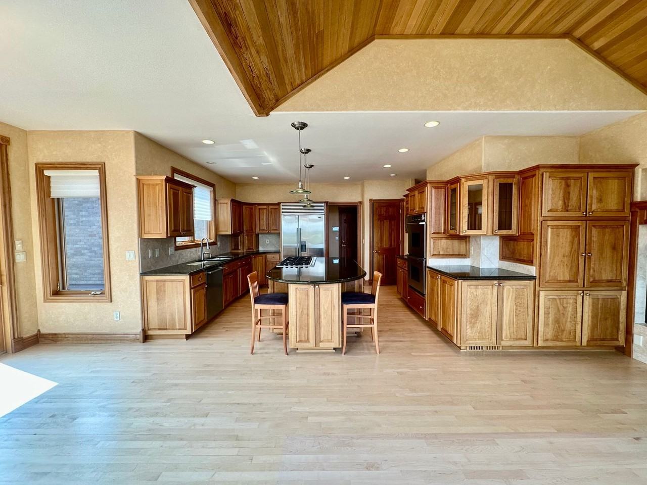 11707 Kestrel Rd - Photo 2 of 50