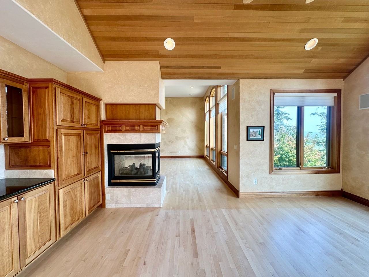 11707 Kestrel Rd - Photo 4 of 50