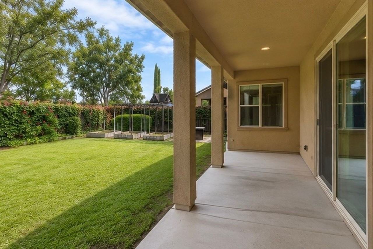 1832 N Notting Hill Ln - Photo 7 of 7