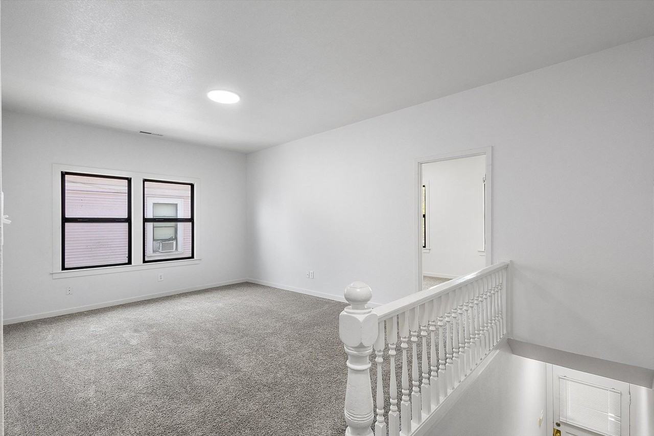 1336 1/2 Park Ave - Photo 3 of 22
