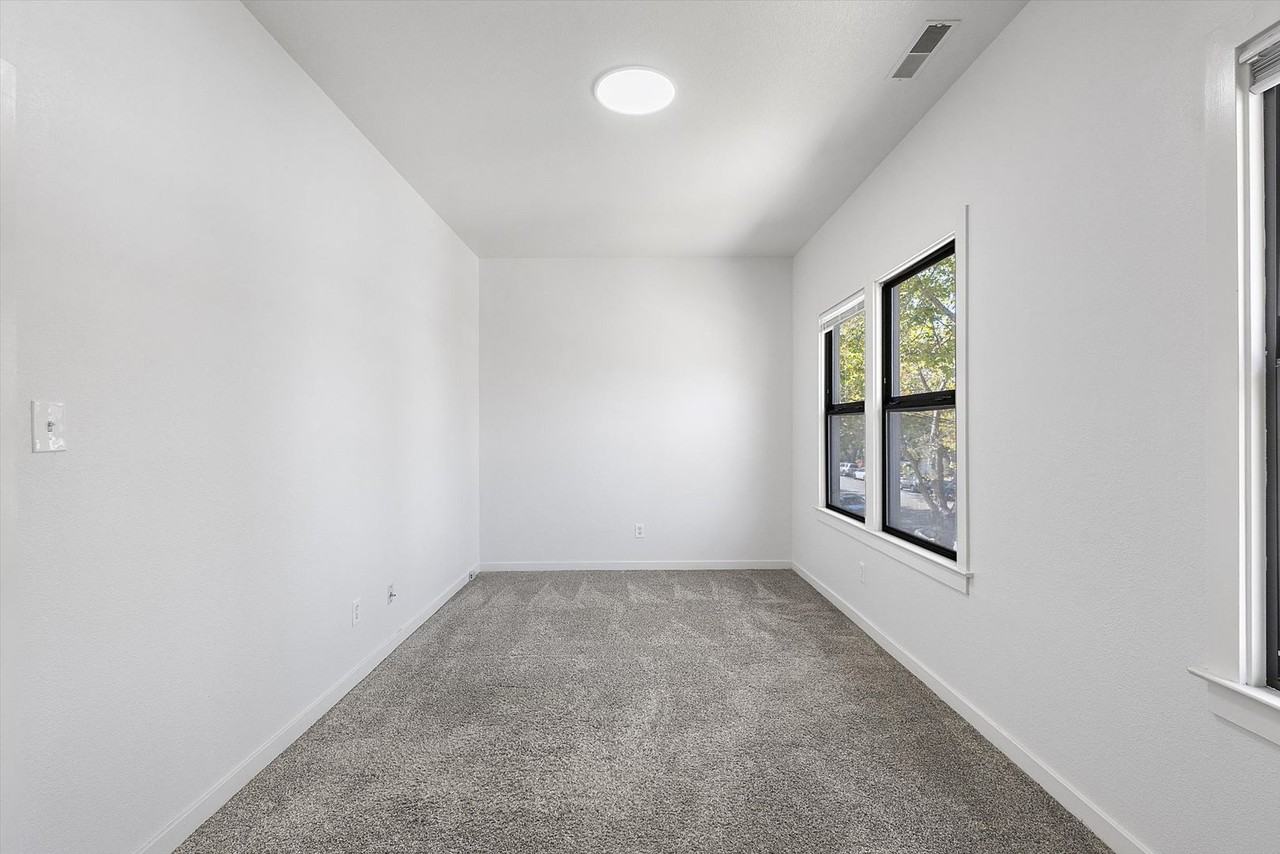1336 1/2 Park Ave - Photo 7 of 22
