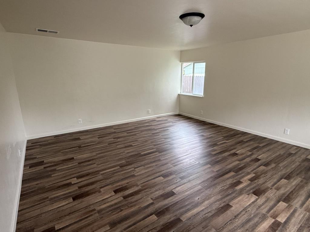160 River St - Photo 5 of 13