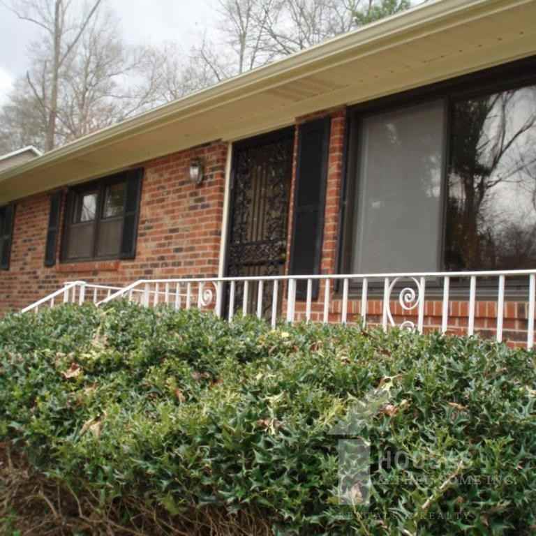 27 Flower Dr - Photo 2 of 20