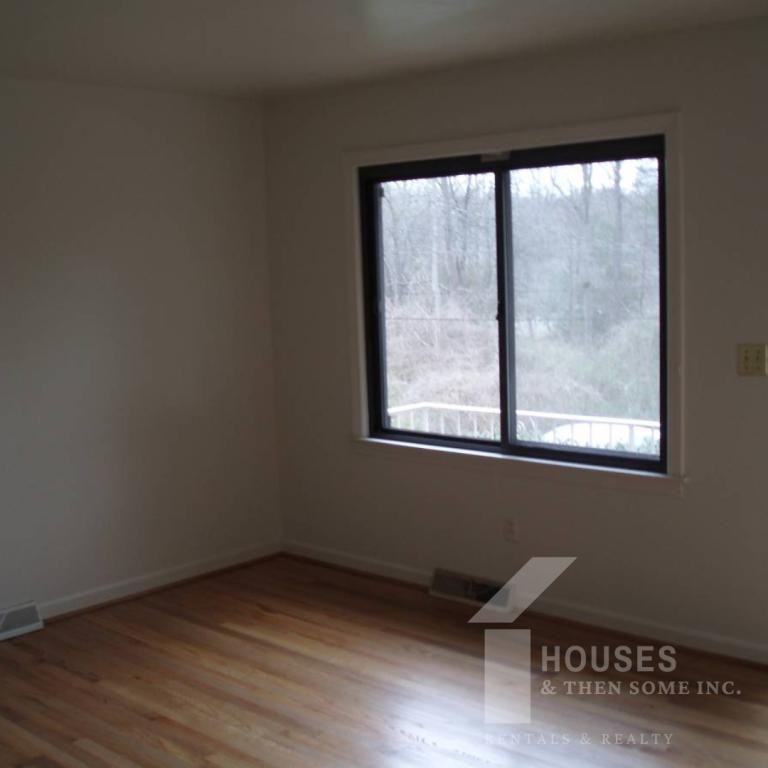 27 Flower Dr - Photo 5 of 20