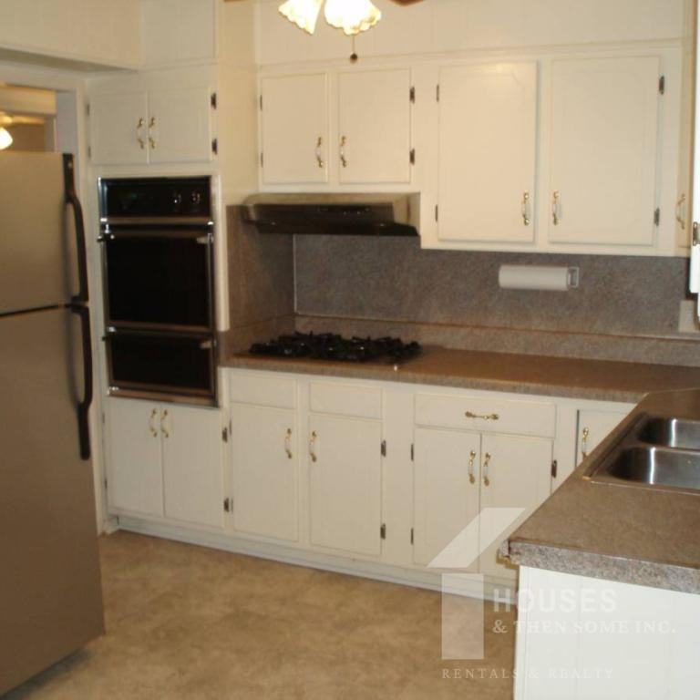 27 Flower Dr - Photo 6 of 20