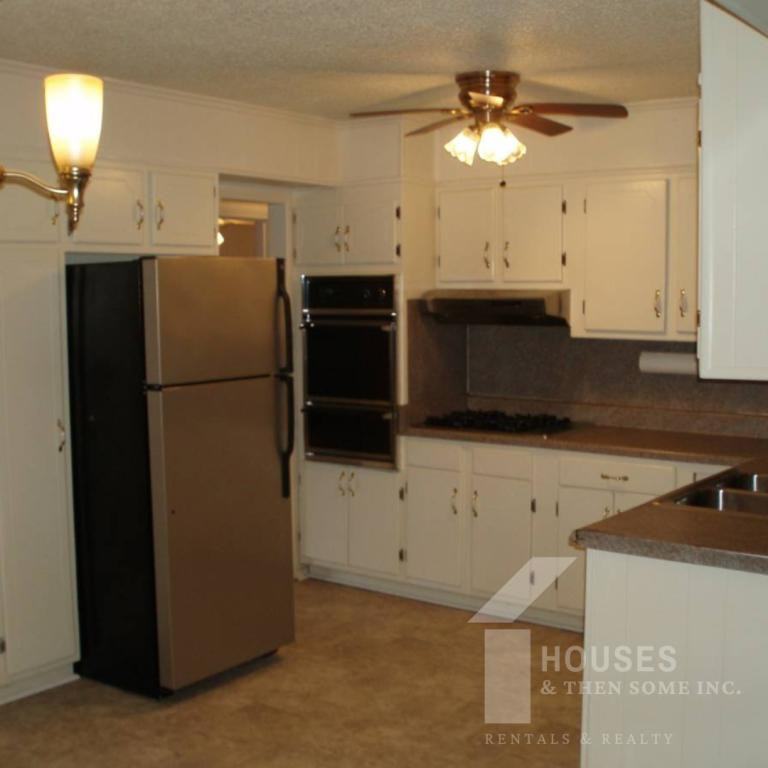 27 Flower Dr - Photo 7 of 20