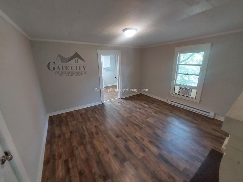 303 W 6th Ave Apt D - Photo 5 of 9