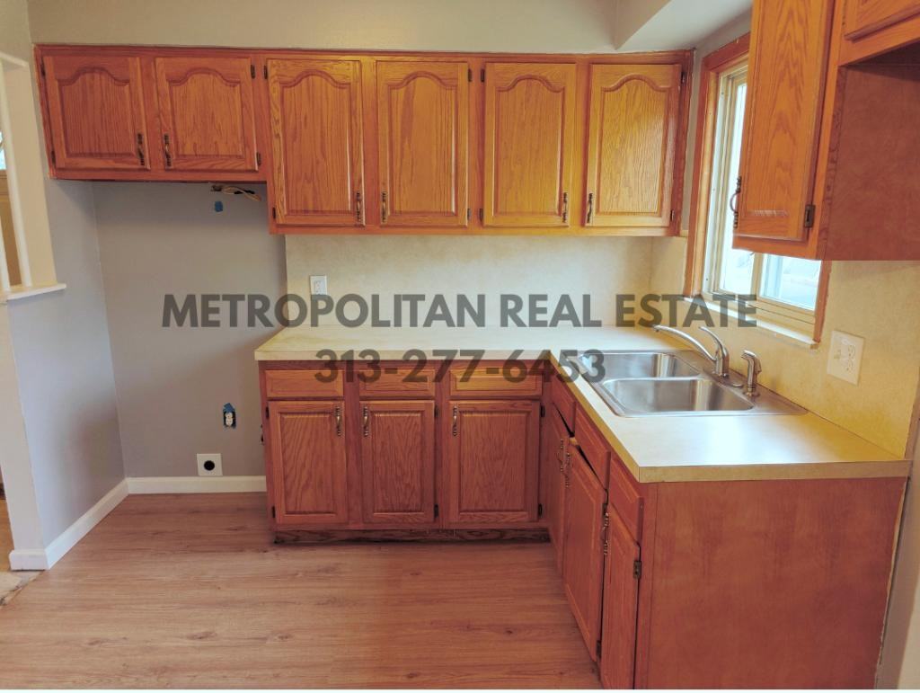 26680 Penn St - Photo 5 of 18