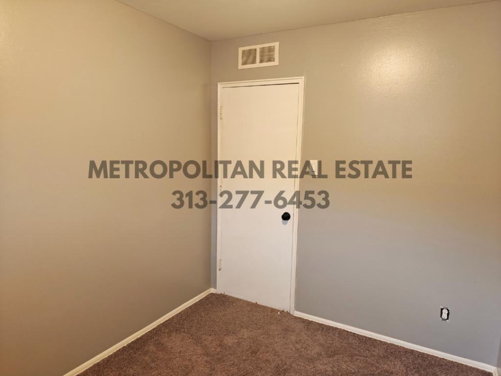 26680 Penn St - Photo 7 of 18
