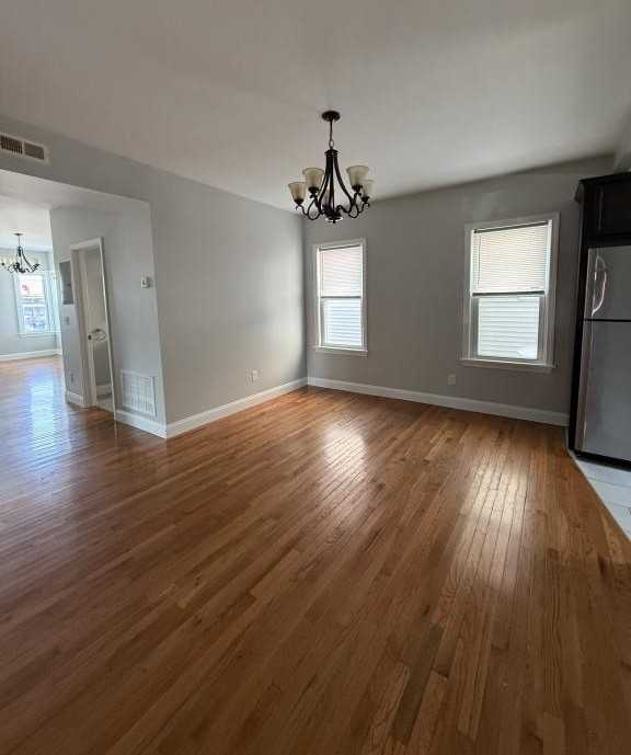 1033 N Main St - Photo 3 of 9