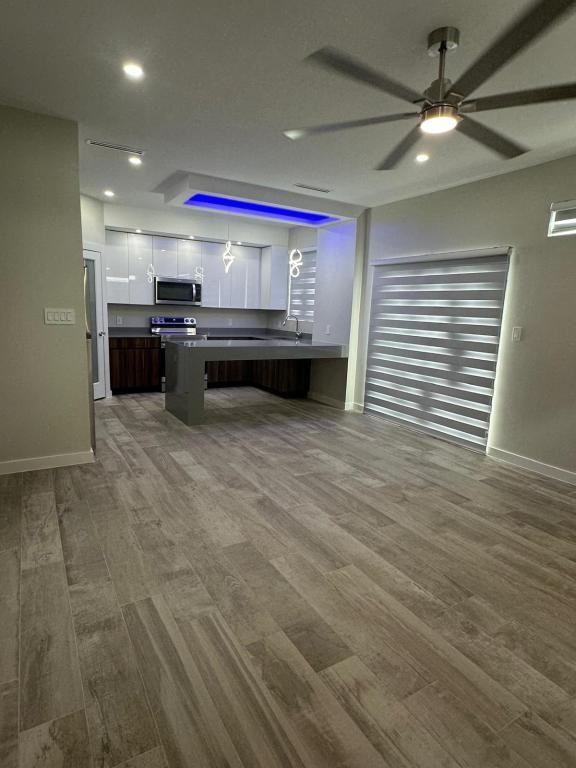 322 E Rogers Rd Apt 2 - Photo 3 of 8
