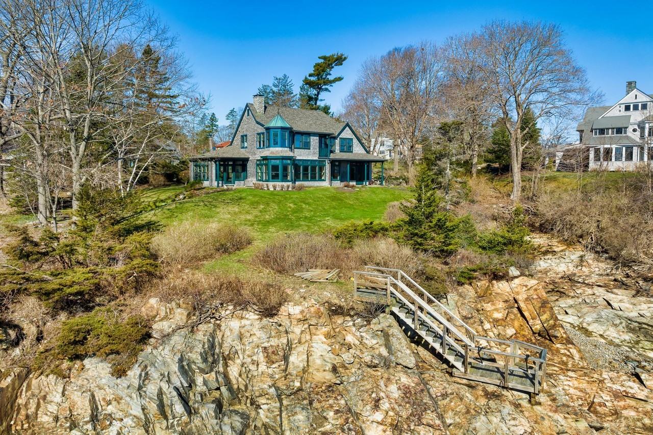 876 Shore Rd - Photo 2 of 42