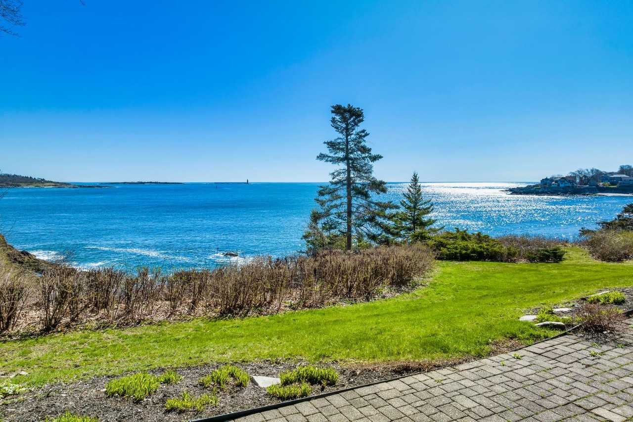 876 Shore Rd - Photo 7 of 42