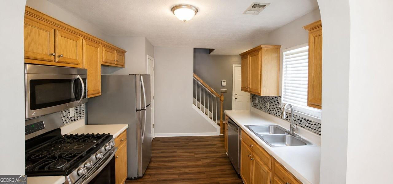 346 Summer Hill Cir - Photo 4 of 19