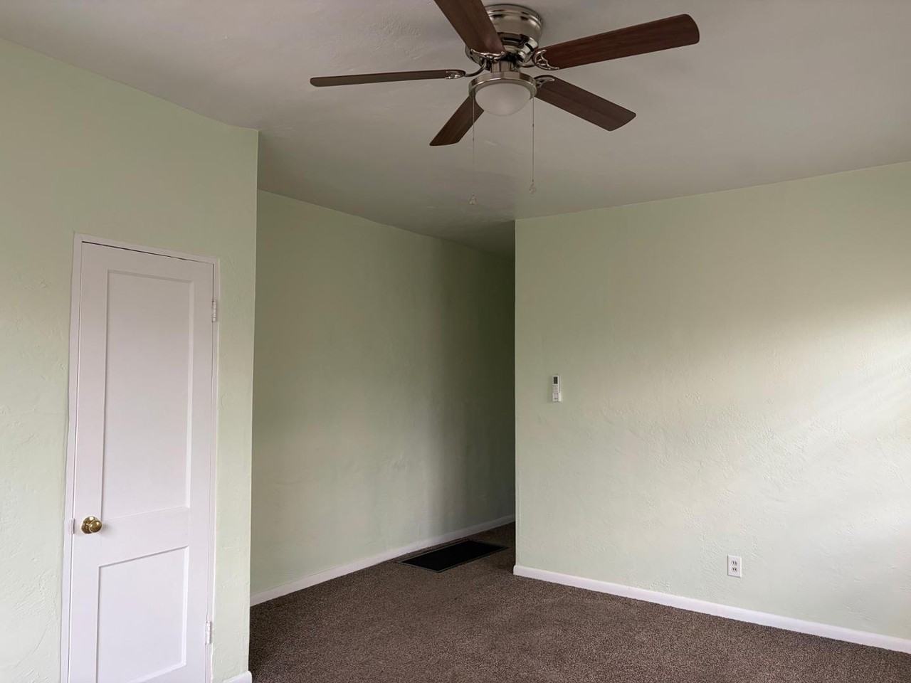 1500 Gold Ave Se - Photo 6 of 15
