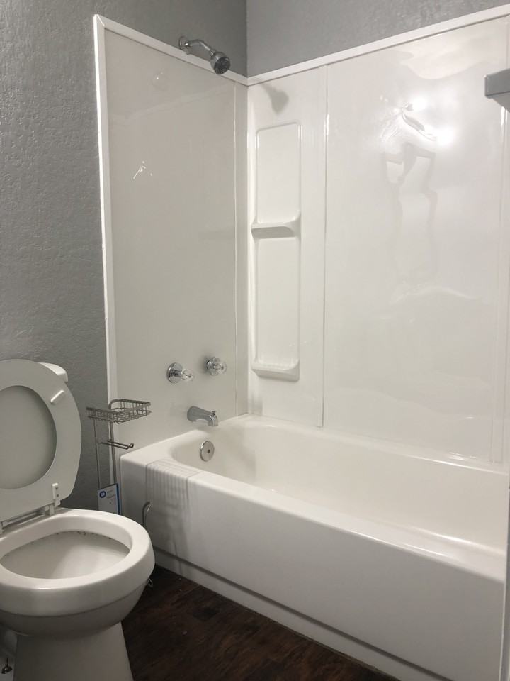 Mulford St #1606B - Photo 2 of 11