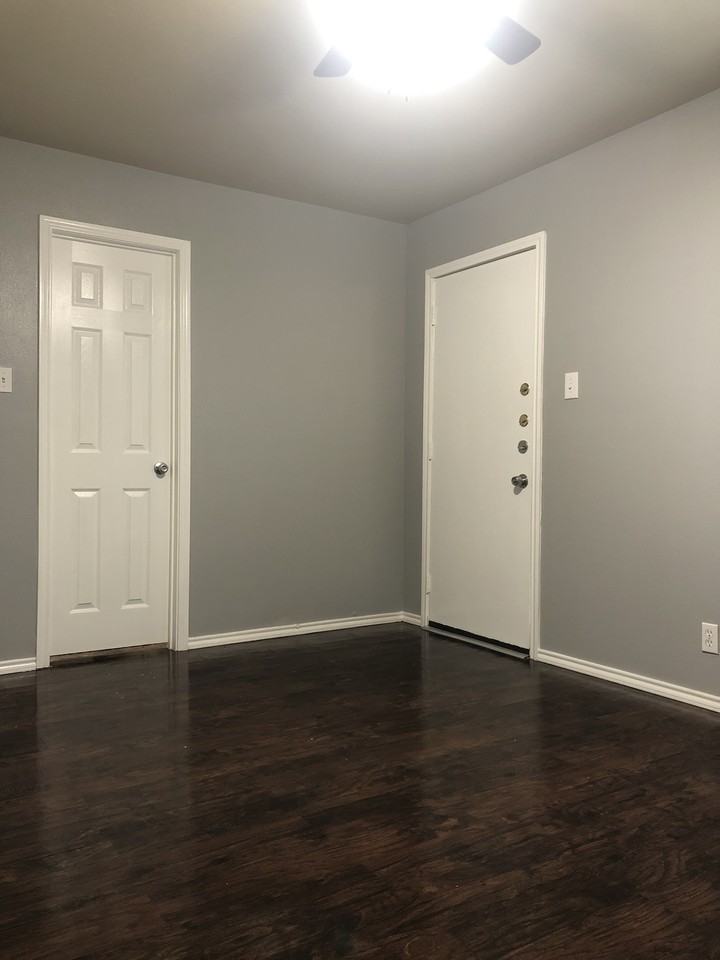 Mulford St #1606B - Photo 6 of 11