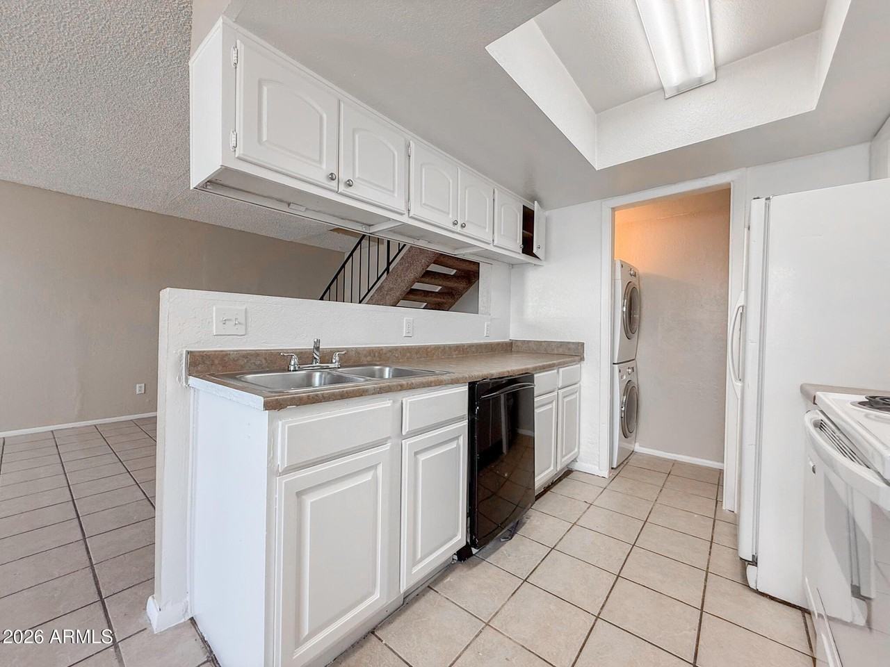 2625 W Ocotillo Rd #2 - Photo 6 of 17