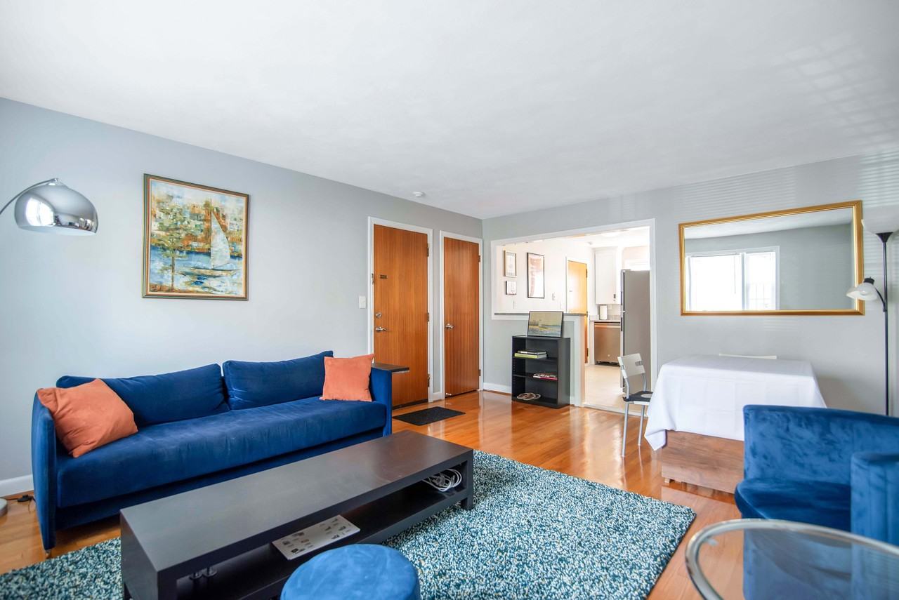 747 N Main St #747B2 - Photo 3 of 11