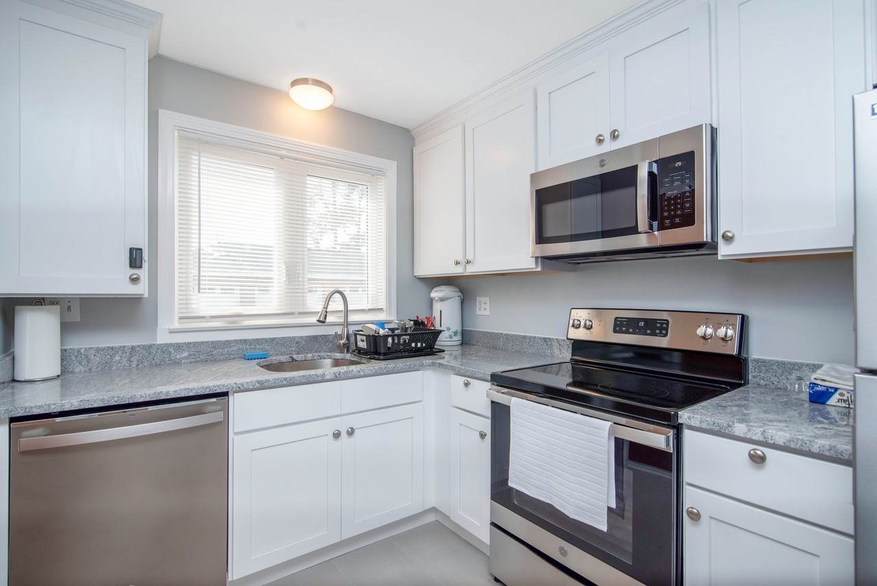 747 N Main St #747B2 - Photo 6 of 11