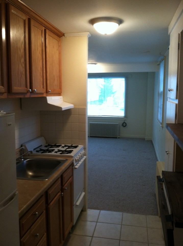 285 Hudson St #1 - Photo 3 of 7