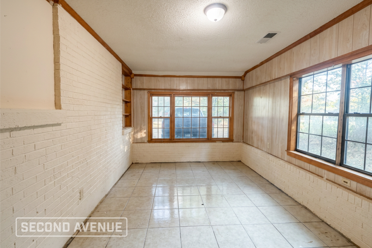 1195 Woodbury St - Photo 5 of 15