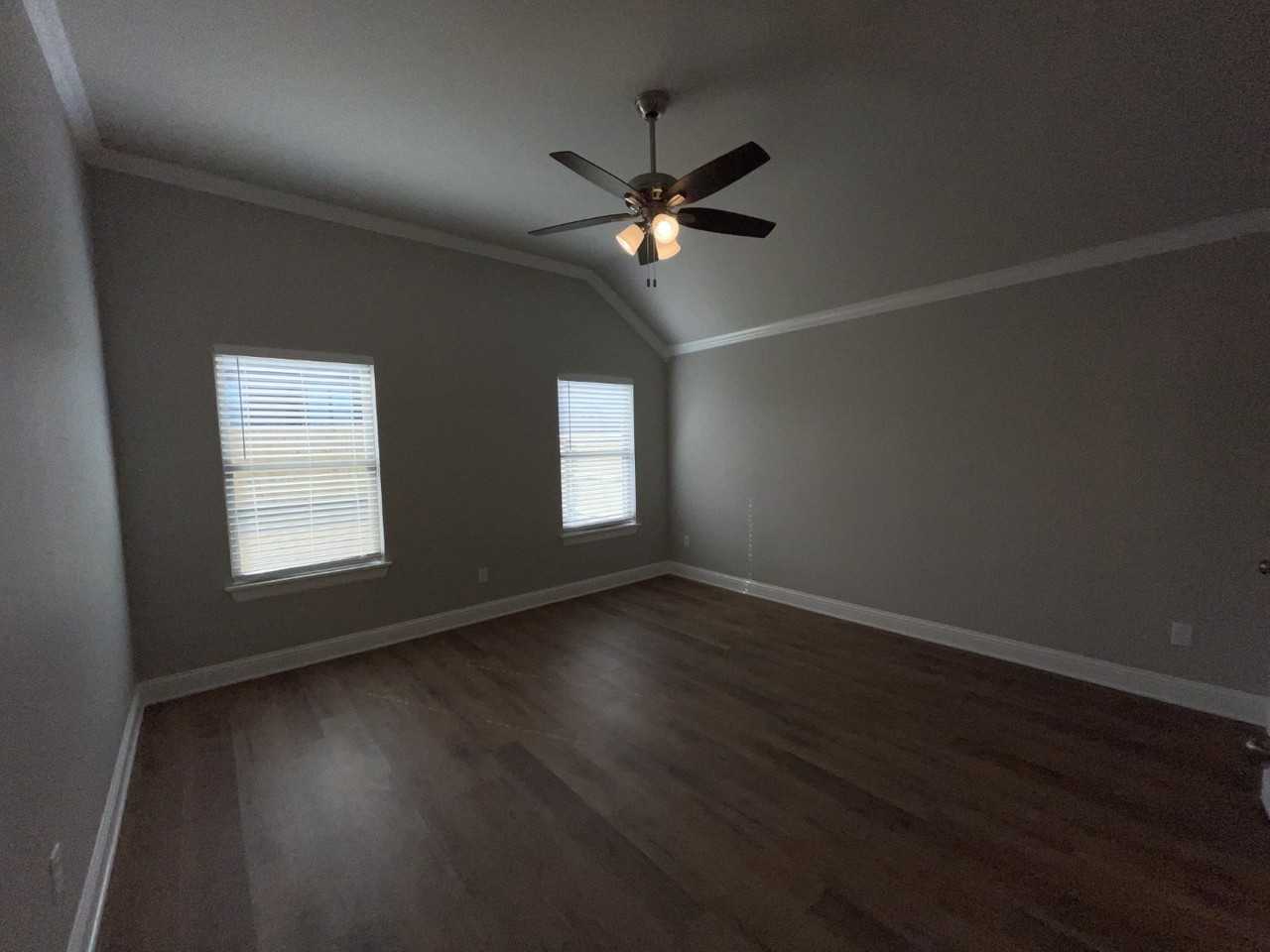 10008 Dayspring Dr - Photo 5 of 11