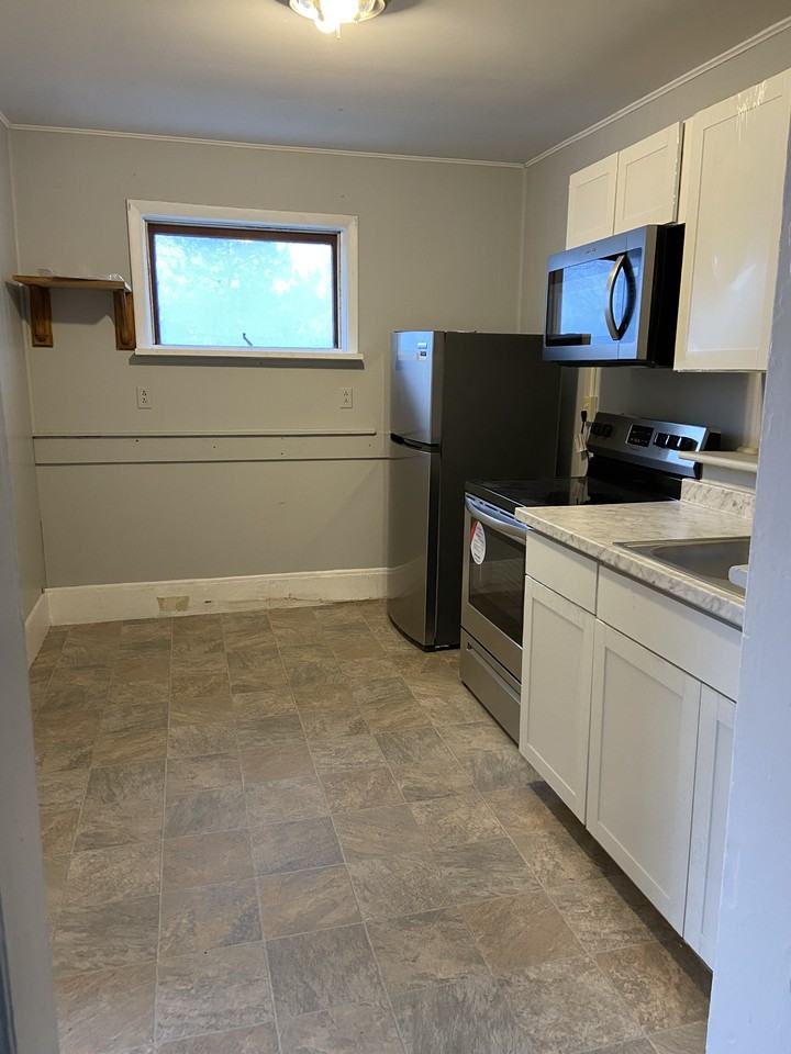 97 Boynton Ave #3 - Photo 4 of 11
