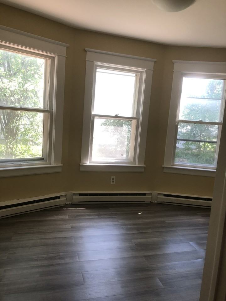 130 Court St #4 - Photo 5 of 10