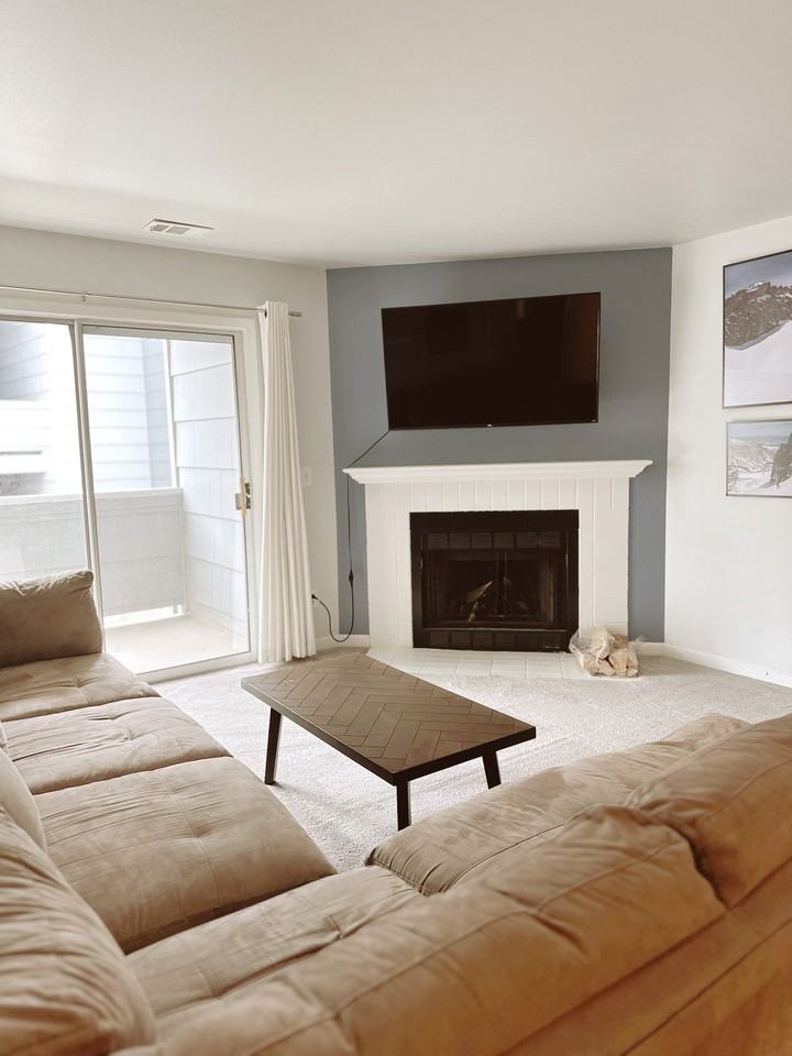 4652 White Rock Cir #10 - Photo 3 of 12